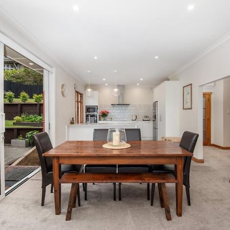 Stunning Family Home In Andersons Bay Dunedin Exterior foto