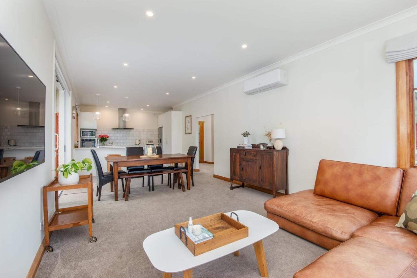 Stunning Family Home In Andersons Bay Dunedin Exterior foto